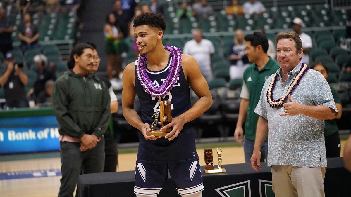 YaleMBasketball's tweet photo. Congratulations to Matt Knowling, the MVP of the Rainbow Classic.

#ThisIsYale https://t.co/z6wmNuqb3A