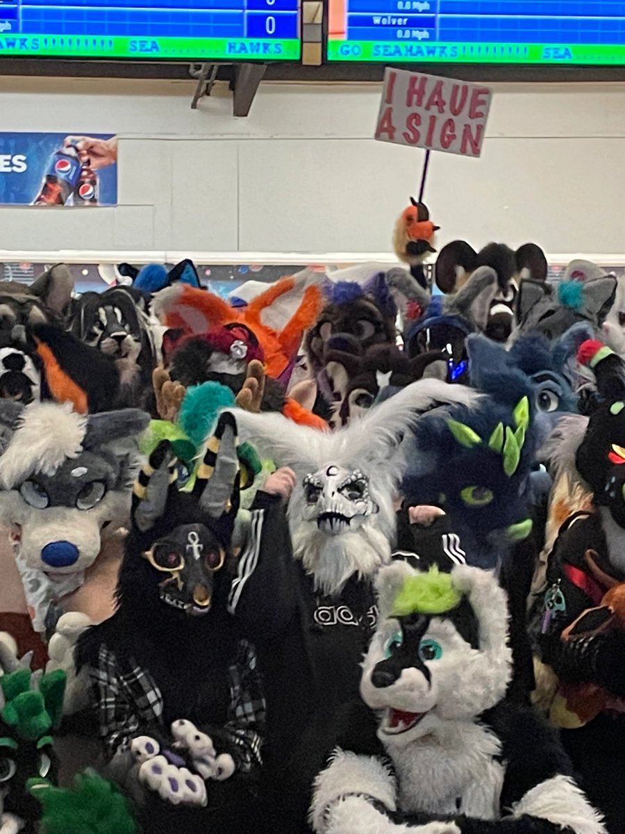 thehypercoyote's tweet photo. I have a sign, sign must be in photo.
#ihaveasign #wfs43 https://t.co/KljNSh4GBn