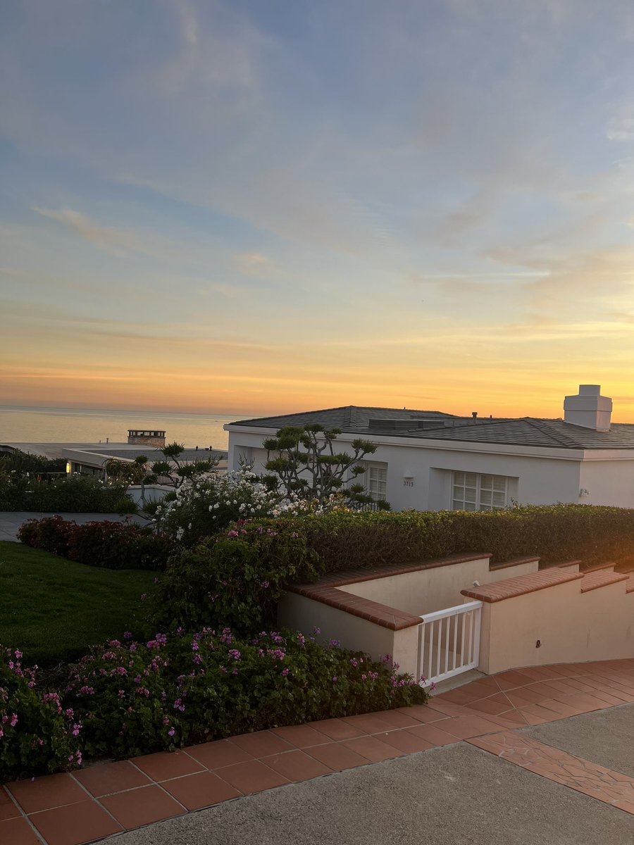 jchristopher_'s tweet photo. sunset after work, reminded me of monterey. miss those times. https://t.co/f7ff8nRoQ6