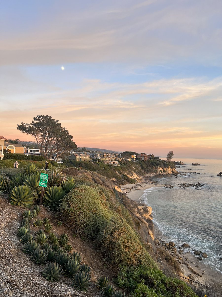 jchristopher_'s tweet photo. sunset after work, reminded me of monterey. miss those times. https://t.co/f7ff8nRoQ6