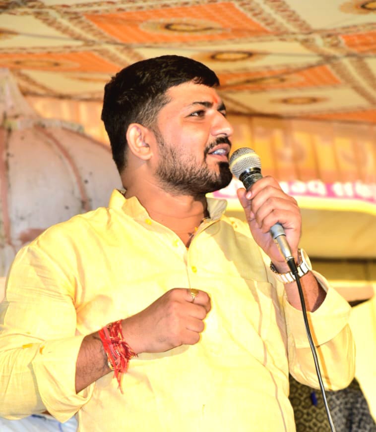 "टेम खत्म अबकी बार लगता जयपुरी सड़कें लाल होंगी !!"
<a href="/Jaifule_/">Saini समाज राजस्थान</a> <a href="/ashokgehlot51/">Ashok Gehlot</a> <a href="/1stIndiaNews/">First India News</a> <a href="/zeerajasthan_/">ZEE Rajasthan</a> <a href="/ArvindKejriwal/">Arvind Kejriwal</a> <a href="/DrSatishPoonia/">Satish Poonia</a> <a href="/hanumanbeniwal/">HANUMAN BENIWAL</a> <a href="/AmitShah/">Amit Shah</a> <a href="/INCIndia/">Congress</a> <a href="/IYC/">Indian Youth Congress</a> <a href="/BJP4Rajasthan/">BJP Rajasthan</a> <a href="/BJP4India/">BJP</a>