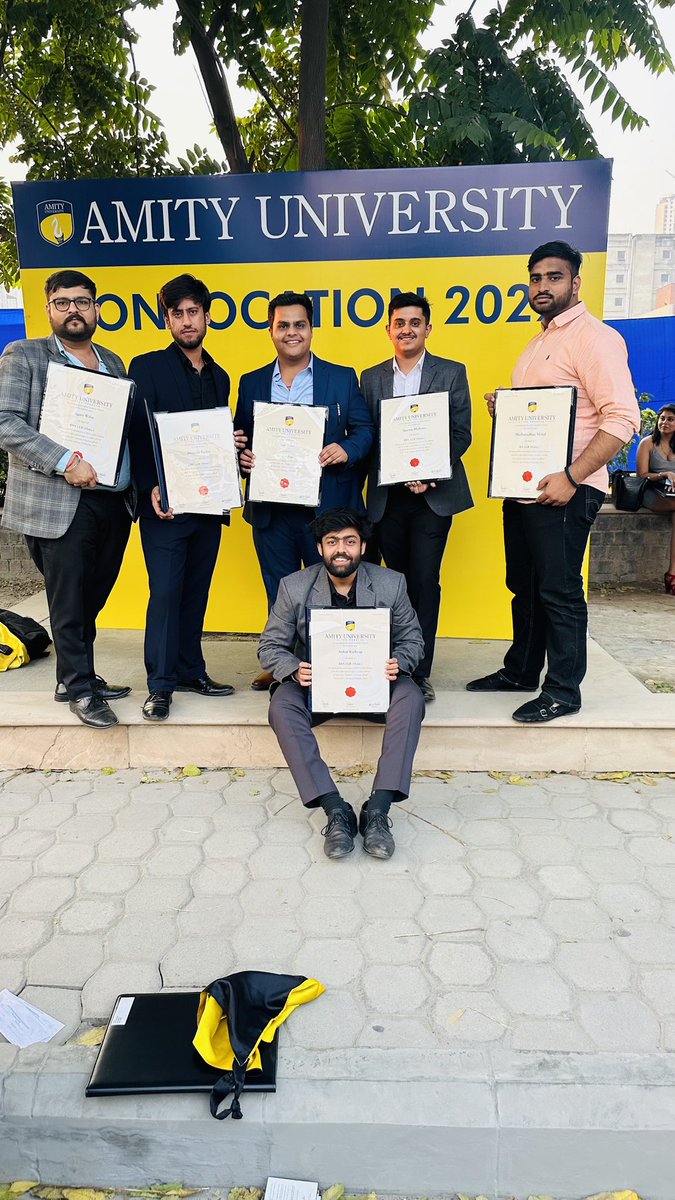 TheYashYadav_'s tweet image. Amity University ,Noida #Convocation2022 #Amity_Law_School 💯