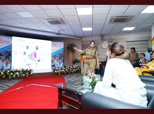chhayaReady2fly's tweet photo. UP | Actress &amp; Global UNICEF Goodwill Ambassador Priyanka Chopra visits an anganwadi in Lalpur, Lucknow today. 

She says,"I'm keen to understand how the needle has shifted for women &amp; children in UP. I want to see firsthand how tech &amp; innovation is making that shift at scale..." https://t.co/Vv8t0OjFtV