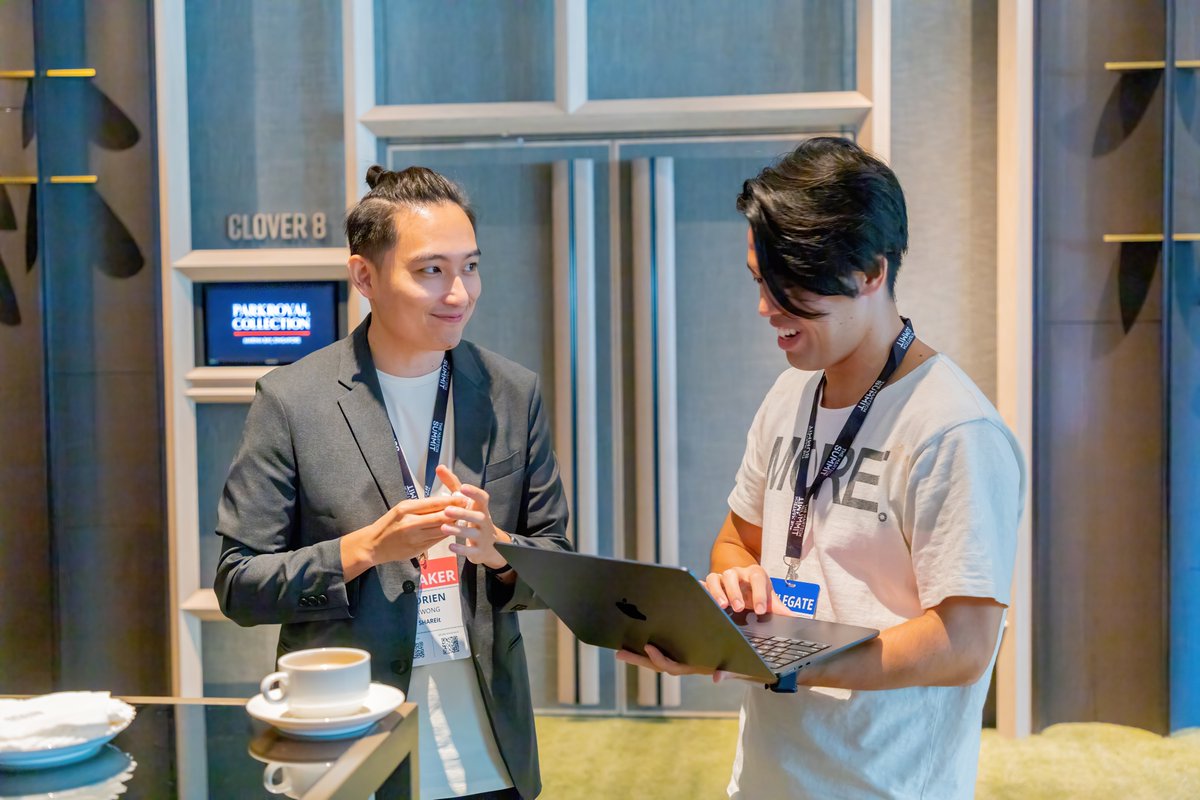 SHAREitBusiness's tweet photo. On October 27, SHAREit Group was at The MarTech Summit. 🚀 

Adrien Kwong, Global Monetization Solutions VP, spoke on how SHAREit is addressing the pain points for brands to fuel their e-commerce sales, thus helping drive profitability for e-commerce in emerging markets. https://t.co/MoAb8ybqvC