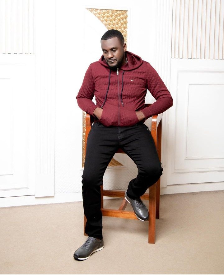 Cold season is here but don't worry 🔸Hoodie 3500ksh
🔸Jeans 1800ksh
🔸Sneakers 5000ksh
Call or WhatsApp 
0716 057 611 
: 0736 557 611
 📍Visit us we are located Along Biashara street Yala Towers First floor Shop no.101
🚚We deliver country wide vie parcel.