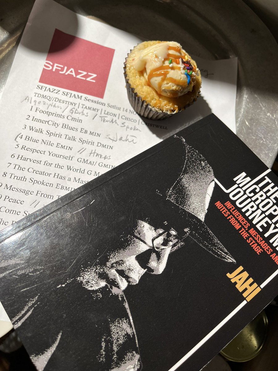 soundsculptress's tweet photo. Thank you @SFJAZZ #SFJAM #Community #Sessions #Birthday #Blessed #CupCakes https://t.co/l1HYkfiqSB