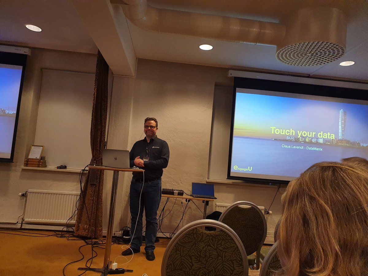 We start the second day #engageU full of energy 🔋🔋
#clauslavent tells us about an interesting topic "Touch your data".

#claris #FileMaker