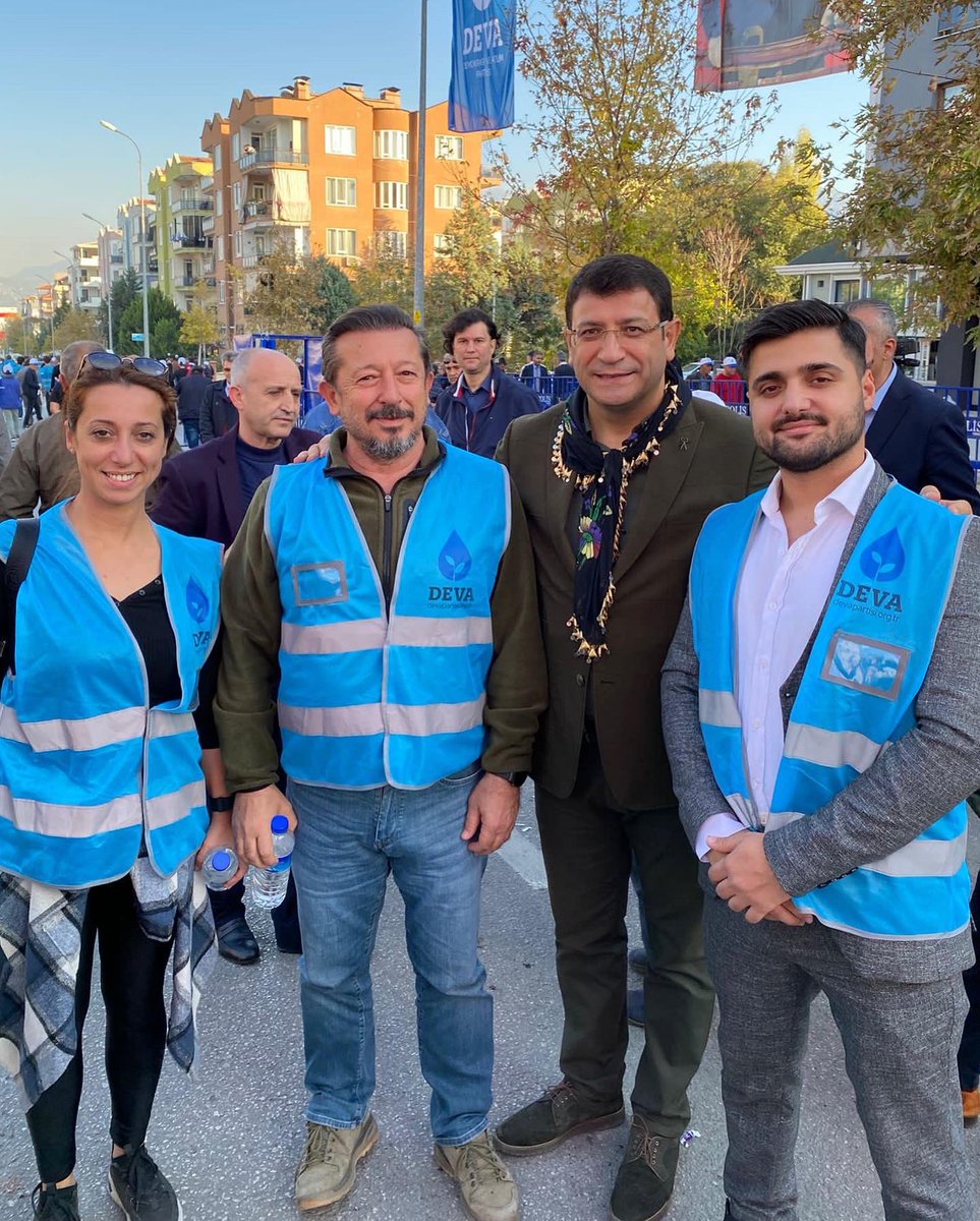 bandirmadeva's tweet photo. Partimizin Denizli Mitingi'ne katılım sağladık.

DEVA damlalarının her geçen büyüdüğüne sahada şahit olmuş olduk. @av.idrissahin @devapartisi @umityamanbal @av.neseficici @bandirmagencdeva @furkananli97 https://t.co/jGWbkXXDuK