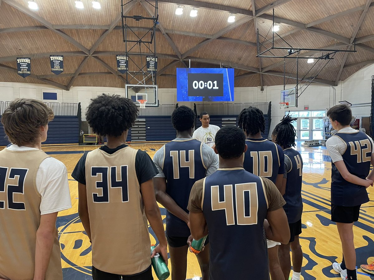 sjj_basketball's tweet photo. We are so lucky to have Myles come back and work with our guys! Myles is a true hero and we are fortunate to have him as a member of our program! 

All proceeds to Friday’s Foundation Game will go towards offsetting CPR Training costs in local areas! 

Go Titans! 🏀 https://t.co/ukXtGgF1SQ