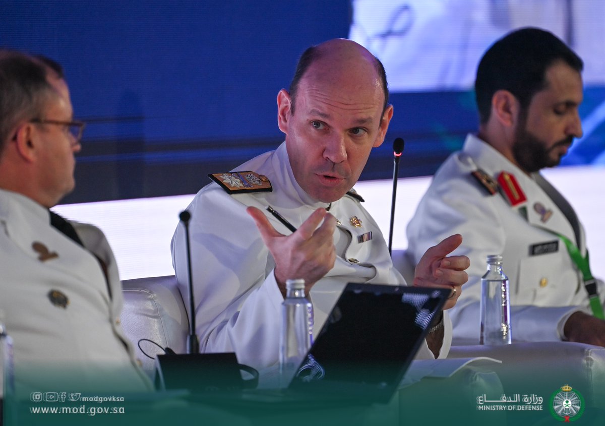 modgovksa's tweet photo. جانب من الجلسة الحوارية التي عُقدت تحت عنوان «التحالفات العسكرية ودورها في مواجهة تهديد الأنظمة غير المأهولة»، والتي شارك فيها عدد من قادة ورؤساء الجهات المعنية بالبيئة البحرية. https://t.co/eDcFsjCjtx