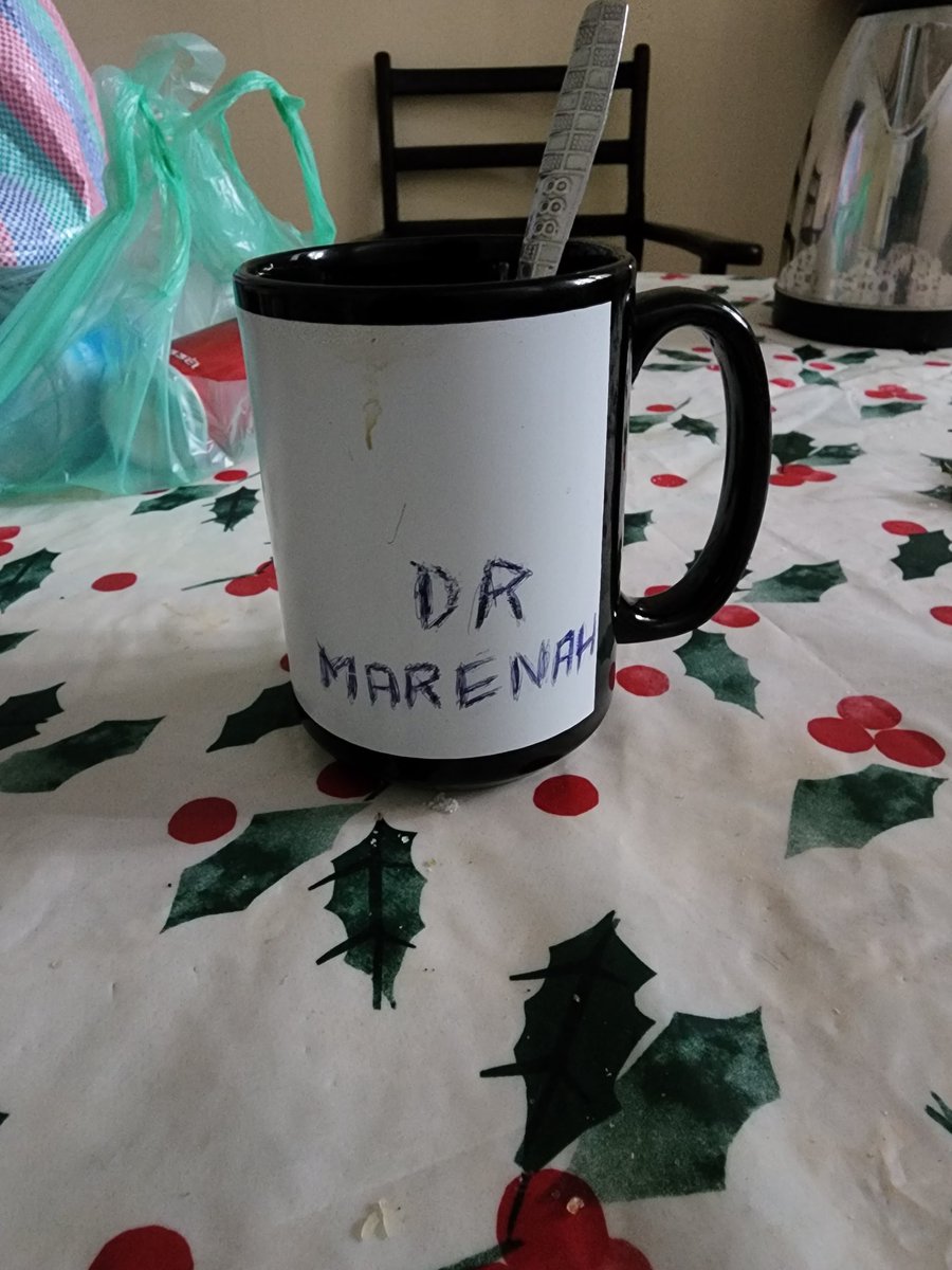 On behalf of the staff of <a href="/OrthoEfsth/">EFSTH_Ortho</a> theatres, I'd like to wish a good afternoon to the thief who last week stole our kettle, our mugs and topped it off with our microwave socket extension. I can only assume they wanted to boost theatre productivity by cutting down break times🤷🏾‍♂️