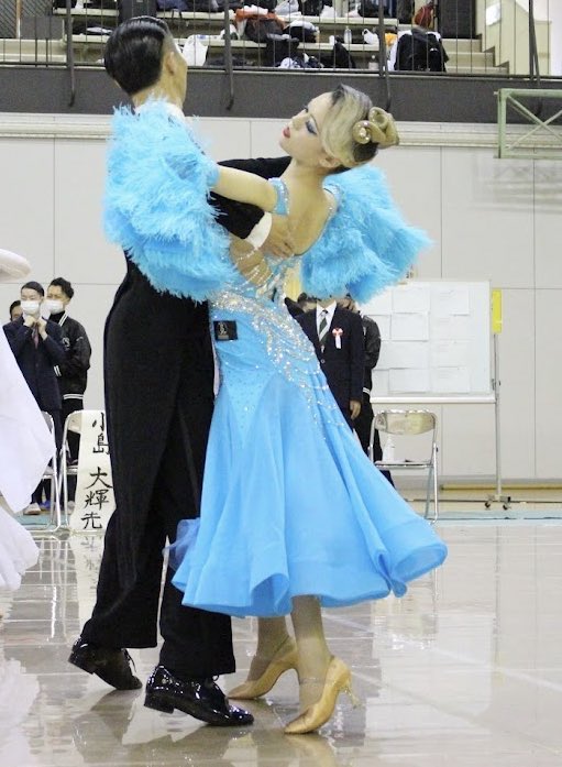 社交ダンススワロフスキーの高級スタンダードドレス 難く