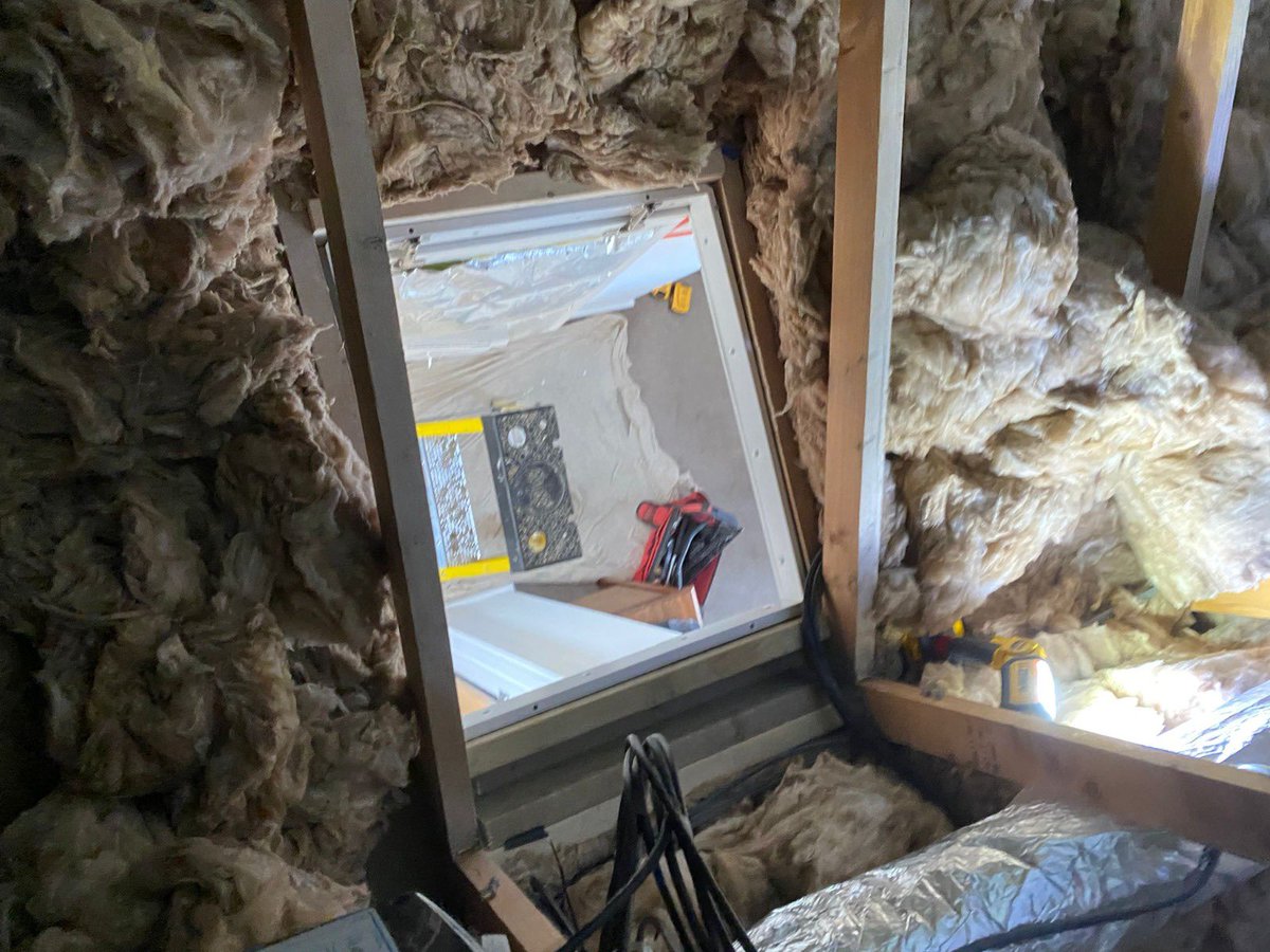 loftladderpros's tweet photo. Another client making use of their loft space😊
Fire hatch, 3 section ladder and loft boarding.
Well done to our Primmy & Dan👏
If you would like to arrange a free no obligation home quote give us a call on 0808 301 9548.
https://t.co/HhqJ9VGndT
#firehatch #loftladder #loftboard https://t.co/QHEKA9RnKY
