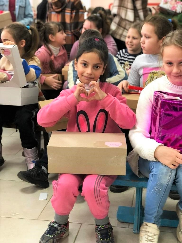 IATonline's tweet photo. Our Virtual Shoebox scheme is a great way to send a gift to someone in need! https://t.co/xQ5S9TGPOT you can choose the area of the world and age range of the person your #gift will go to. Photos show #virtualshoeboxes being given out last Christmas in Ukraine.
#givenwithlove https://t.co/maG4Ia7vQm