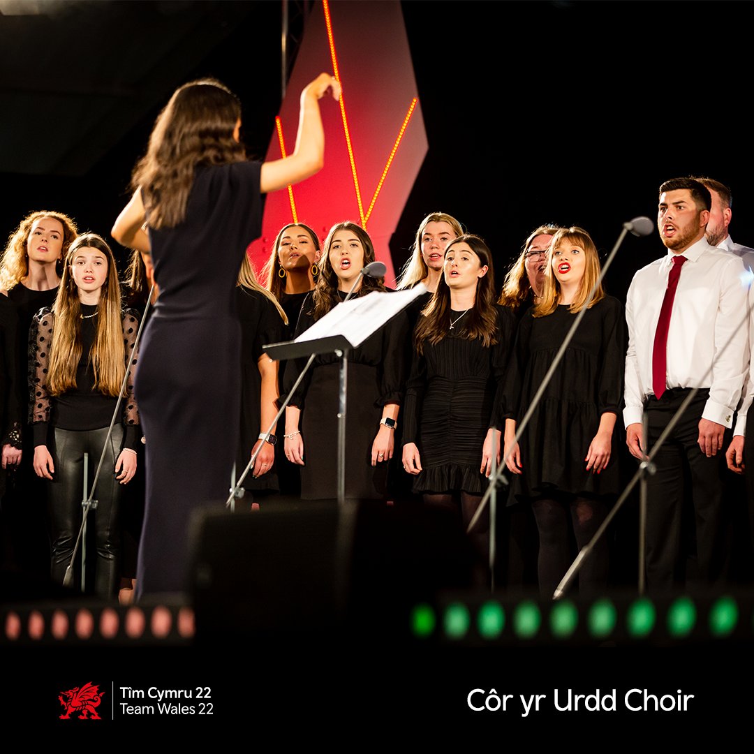 Urdd's tweet photo. Mae Côr Dyffryn Clwyd yn mynd i Gwpan y Byd! 🏴󠁧󠁢󠁷󠁬󠁳󠁿

Bydd y côr yn cynrychioli'r Urdd a Chymru yn Qatar fel rhan o raglen ddiwylliannol sy'n ymuno artistiaid Cymreig amrywiol i arddangos talent Cymru i’r byd!

#TîmCymru22 https://t.co/YqyFO8PgPF