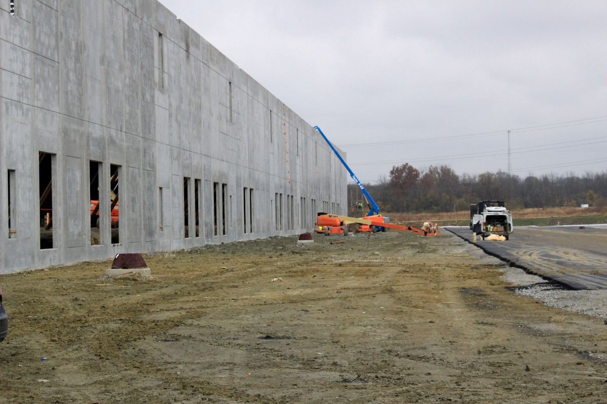 bristolgrp's tweet photo. Panels are up on the C5 Encore Logistics Center – Building 3 project in Lebanon, OH. We are thankful to be a part of the construction team.

Learn more about the advantages of using Bristol Precast on our website:  https://t.co/MyvlcB80lw https://t.co/NNgA6ISVKR
