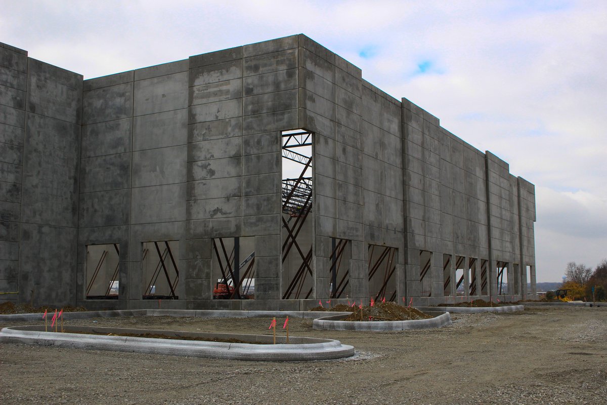 bristolgrp's tweet photo. Panels are up on the C5 Encore Logistics Center – Building 3 project in Lebanon, OH. We are thankful to be a part of the construction team.

Learn more about the advantages of using Bristol Precast on our website:  https://t.co/MyvlcB80lw https://t.co/NNgA6ISVKR