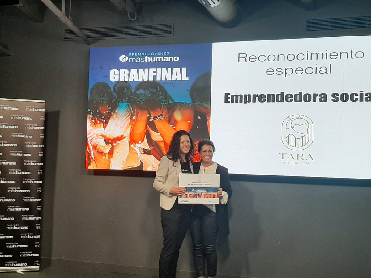 Comienza la entrega de premios! Ganadores "Reconocimientos especiales 2022" #PremioJóvenesmáshumano:

🏅 <a href="/SegoFinance/">SEGOFINANCE</a>: Ailin
🏅 <a href="/leanspots/">StartUp Hero-Hater</a>: <a href="/MedeaMind/">Medea Mind</a>
🏅 @taraforwomenorg: <a href="/co2mpensamos/">CO2mpensamos</a>
🏅 <a href="/MADRID/">Ayuntamiento Madrid</a>:<a href="/blindexplorer/">blind explorer</a>
🏅 <a href="/OpenValueFound/">Open Value Foundation</a>: <a href="/Maximiliana_es/">Jorge Terreu Serrano</a>

¡Enhorabuena! 👏👏👏