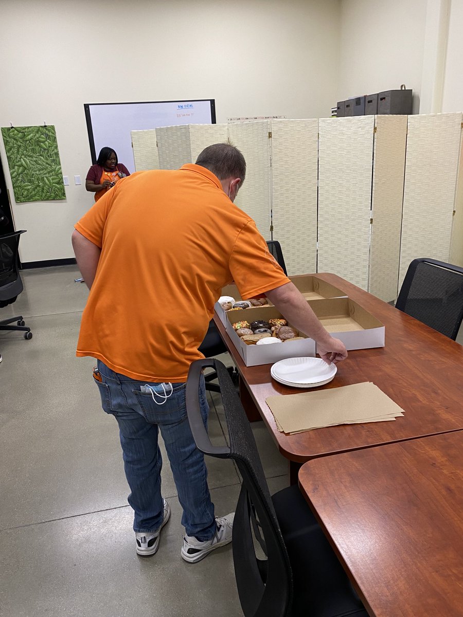 CT (@met3857) on Twitter photo Day two the store got the MET associates donuts as an appreciation for all that they do! Thank you @spohn3857 and @THDLisaWilliams much appreciated <a href="/jzeilerman/">Janet Eilerman</a> <a href="/kelly_broyles/">Kelly Broyles</a> <a href="/Erin3857/">ErinHD3857</a> 😊❤️ Day two the store got the MET associates donuts as an appreciation for all that they do! Thank you @spohn3857 and @THDLisaWilliams much appreciated <a href="/jzeilerman/">Janet Eilerman</a> <a href="/kelly_broyles/">Kelly Broyles</a> <a href="/Erin3857/">ErinHD3857</a> 😊❤️