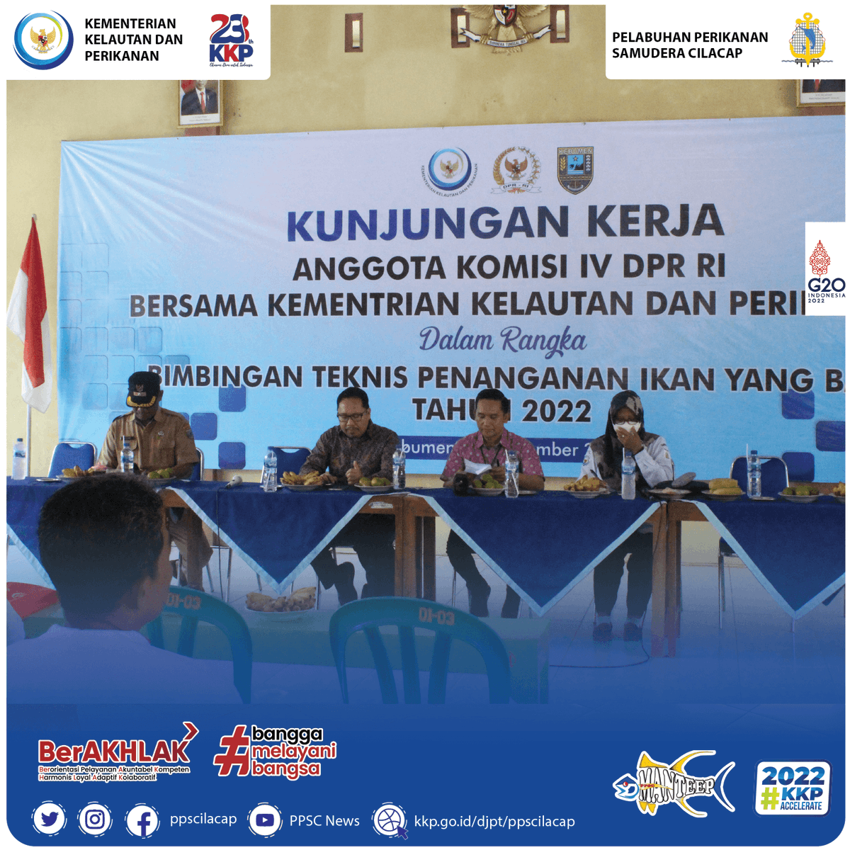 ppscilacap's tweet photo. KunKer Komisi IV DPR-RI bersama Kementerian Kelautan dan Perikanan RI dalam Bimbingan Teknis Penanganan Ikan Yang Baik di Kab.Kebumen Prov.Jawa Tengah (14/11/2022).
#banggajadinelayan #KKPAccelerate #ppscmanteep #CPIB #banggamelayanibangsa https://t.co/SO5zpSzhK0