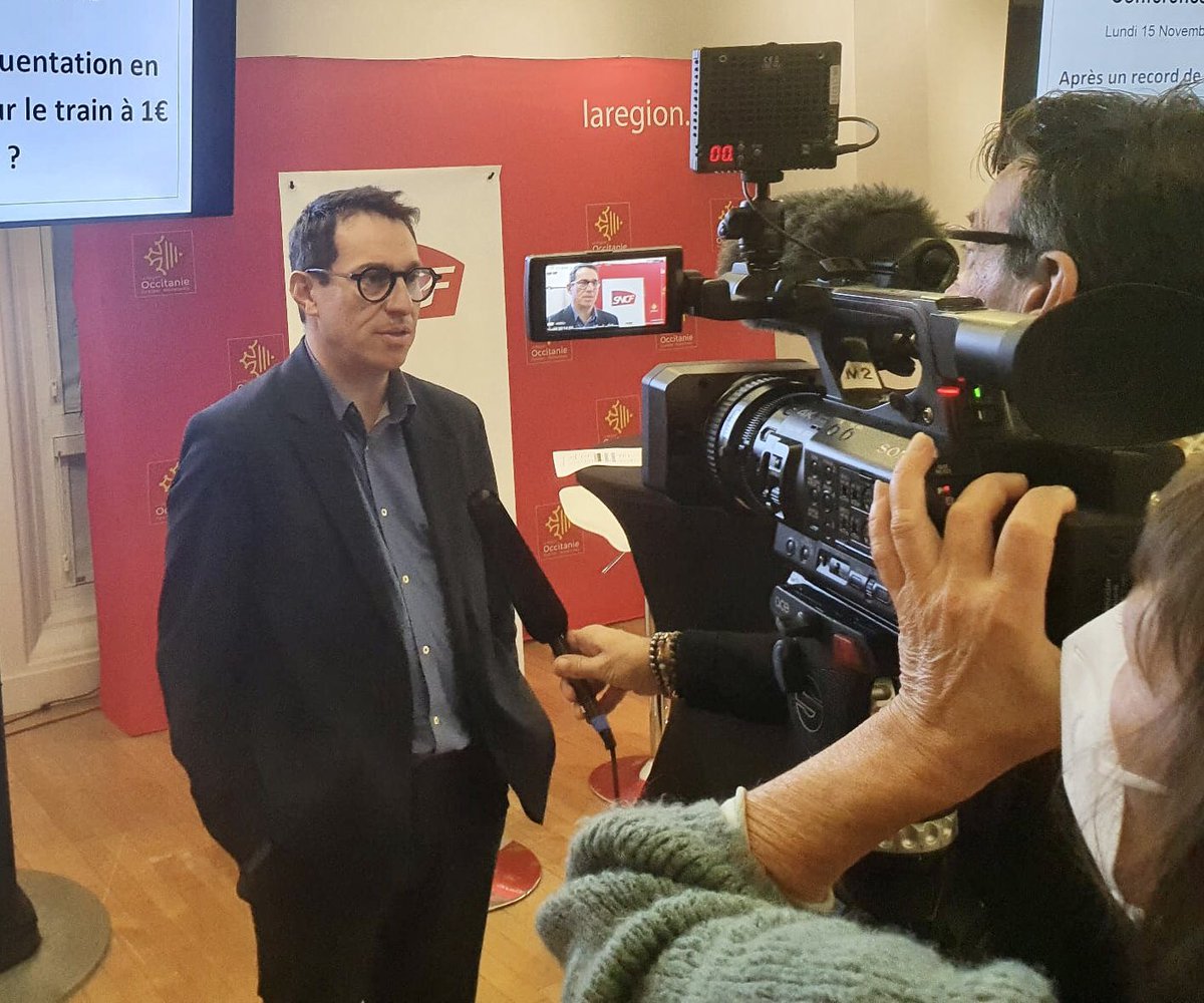 VerdierGladys's tweet photo. 🗞 [Conférence de presse] Présentation de nouvelles offres @lio_train_sncf à 1€
👉 Tous les trajets à 1€ tous les premiers week-ends du mois 
👉 Dès 2023, les #liOTrain passeront à 1€ sur la zone concernée en cas de #PicPollution
@SNCFVoyageurs @Occitanie https://t.co/tUulbilecQ