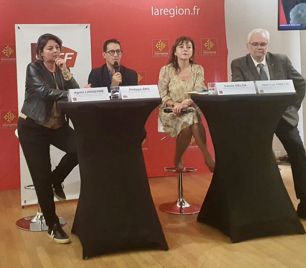 VerdierGladys's tweet photo. 🗞 [Conférence de presse] Présentation de nouvelles offres @lio_train_sncf à 1€
👉 Tous les trajets à 1€ tous les premiers week-ends du mois 
👉 Dès 2023, les #liOTrain passeront à 1€ sur la zone concernée en cas de #PicPollution
@SNCFVoyageurs @Occitanie https://t.co/tUulbilecQ