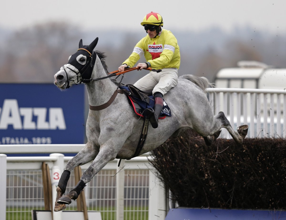 Ascot's tweet photo. COMPETITION TIME! 😱 

WIN ➡ x2 QUEEN ANNE ENCLOSURE TICKETS 🎟

📆 Saturday 19th November 

WHAT YOU HAVE TO DO: 
1️⃣ LIKE this tweet 
2️⃣ RT this tweet 
3️⃣ FOLLOW @ascotracecourse
ENDS 17/11/22 at 23:59PM 

Open to UK residents ONLY 🇬🇧
18+🔞
T&amp;Cs:
https://t.co/8eui9TzTWt https://t.co/IdX9uch24Z