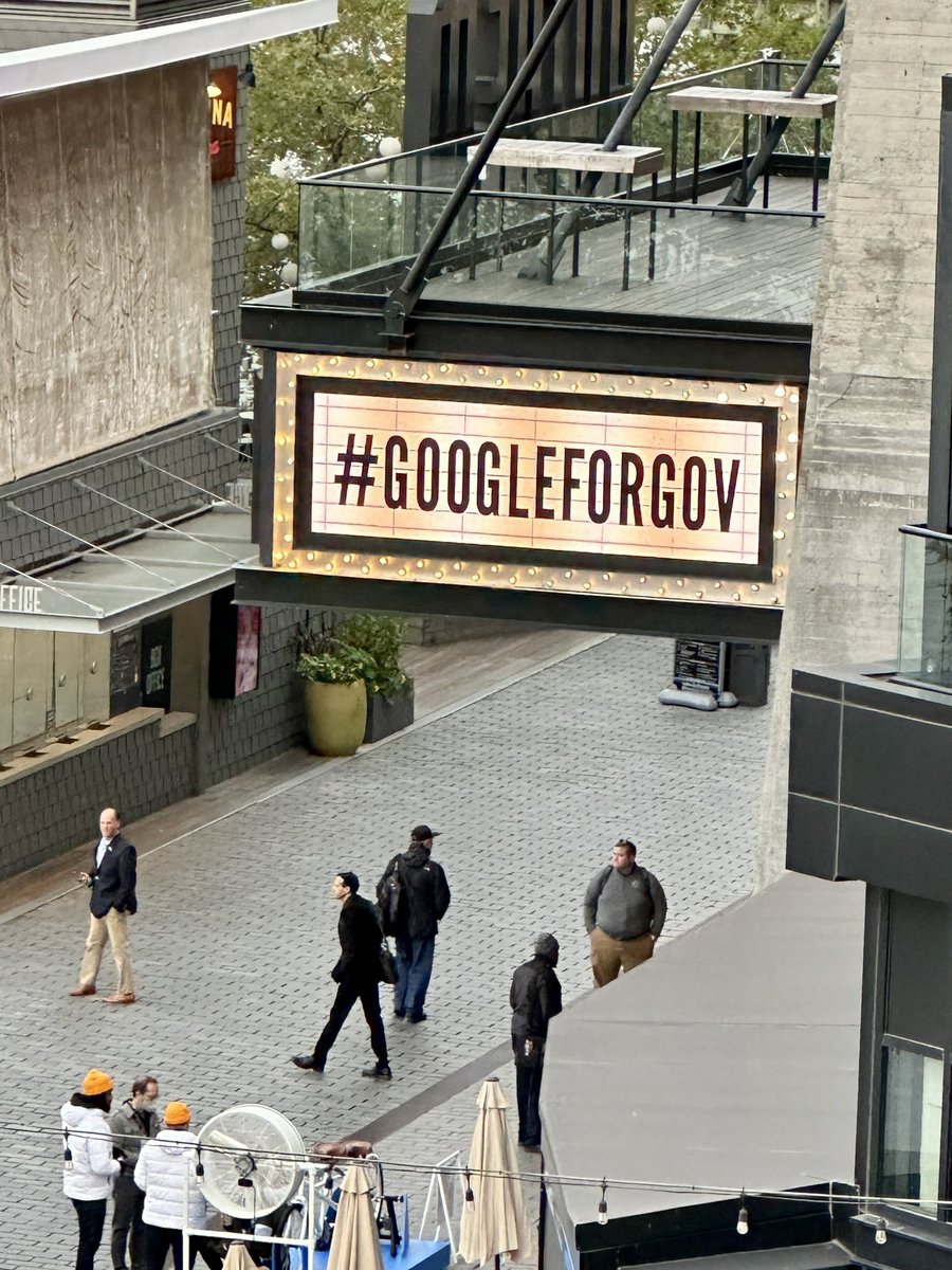 GrannisWill's tweet image. A year in the making. Today we convene in DC to properly roll out #googleforgov. Congrats to the team,  Karen Dahut, Cloud CEO @ThomasOrTK, @googlecloud, @awagonfeld and all of our customers who inspired us to ramp up our commitment to serve those who serve us all
