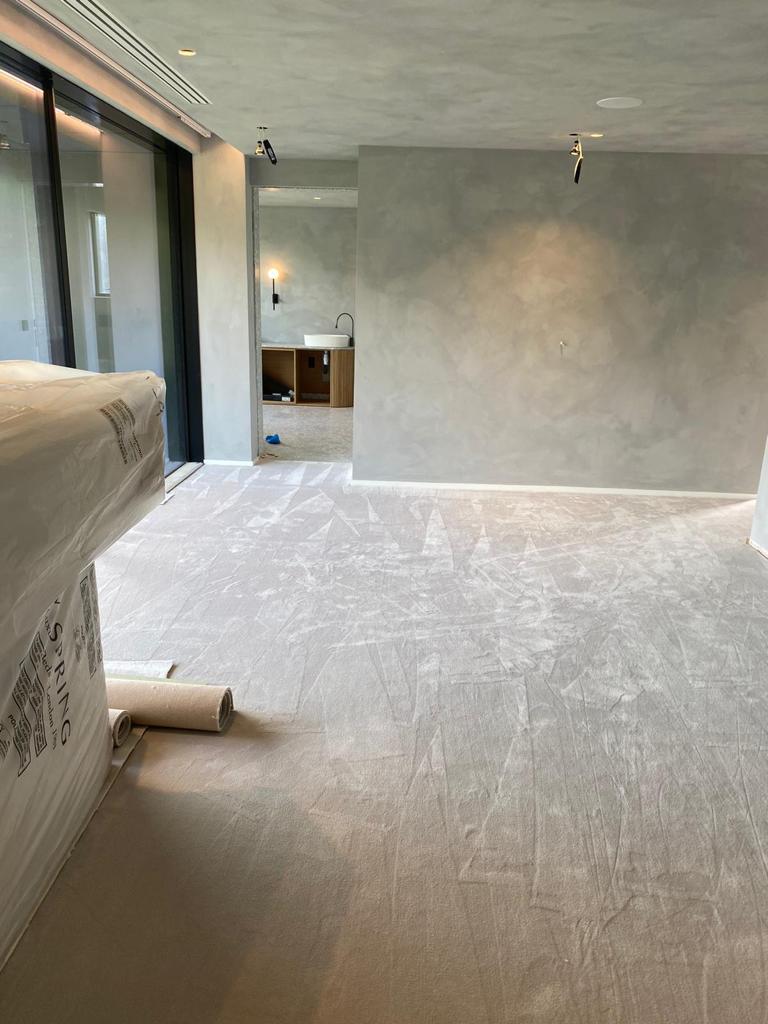 Coraffflooring's tweet photo. So soft to the touch... this is the Cabernet faux silk carpet from @itcnaturalluxuryflooring in Misty colour. It was installed last year at a property in London, so gorgeous we had to share it again!

#interiordesign #designerflooring #coraff #London #HomeImprovement https://t.co/GRLDsQWmJy