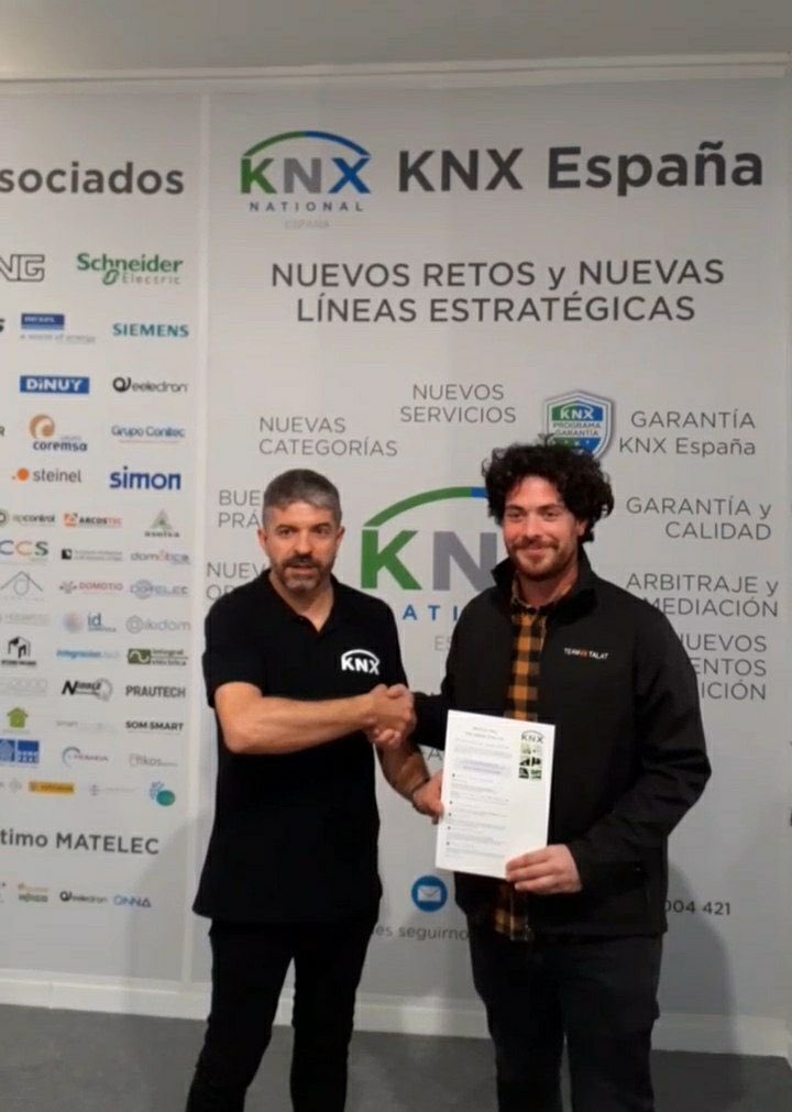 Enhorabuena <a href="/alejandro_dzt/">alex.dzt</a> ganador del concurso <a href="/KNX_Espana/">KNX España</a> en <a href="/Matelec_/">Matelec</a> #Teamtalat #integradordesistemas #knx #domotica #programacion #control #talat #matelec2022 🥳