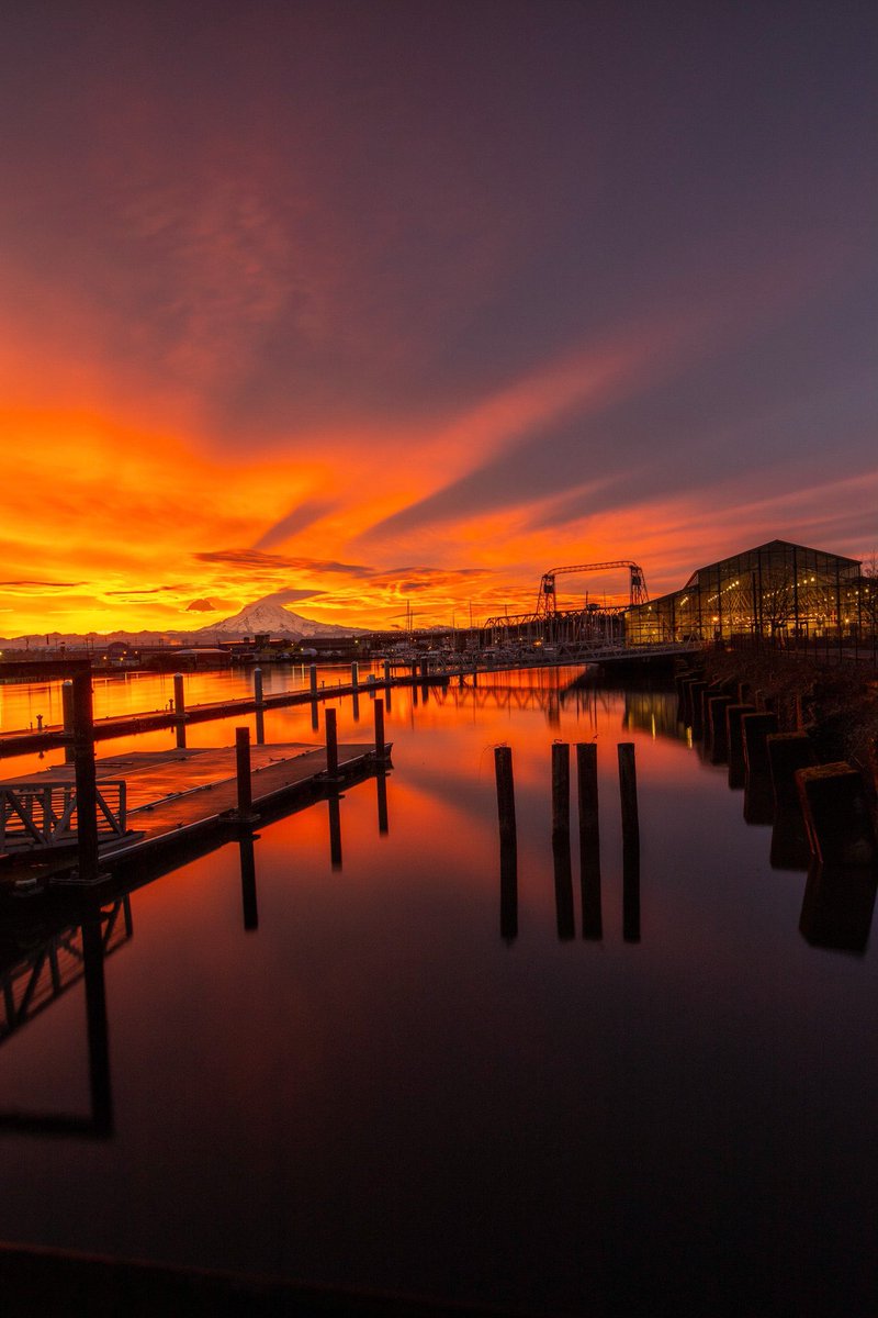 ScottShermphoto's tweet photo. GM 

I’d love to see some of your favorite sunrises. Here’s one of mine https://t.co/ltrdypnnn7