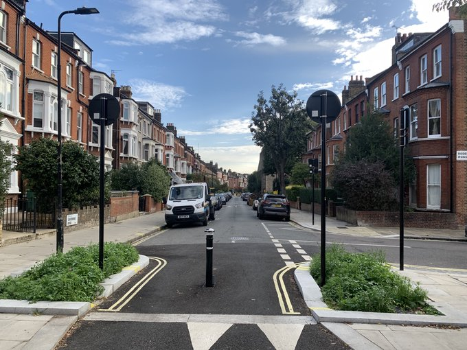 willnorman's tweet photo. It's #RoadSafetyWeek. 

Recent research shows that in Low Traffic Neighbourhoods walking, cycling, &amp; driving all became approximately 3-4 times safer per trip.

There was no evidence that injury numbers changed on boundary roads. 

#VisionZeroLDN

https://t.co/3HIRlae7wS https://t.co/2FHvOpON5X