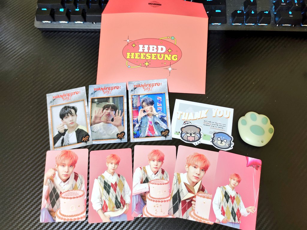 heengene22's tweet photo. 💌: Heeseung DIY PC Garland

Thank you @onestepmerchPH ❤️ Package arrived safely 🥹  The freebies huhu sparks as always!!! 🥹😭😭😭

#onestepfeedbacks https://t.co/DNnZe8LN9s
