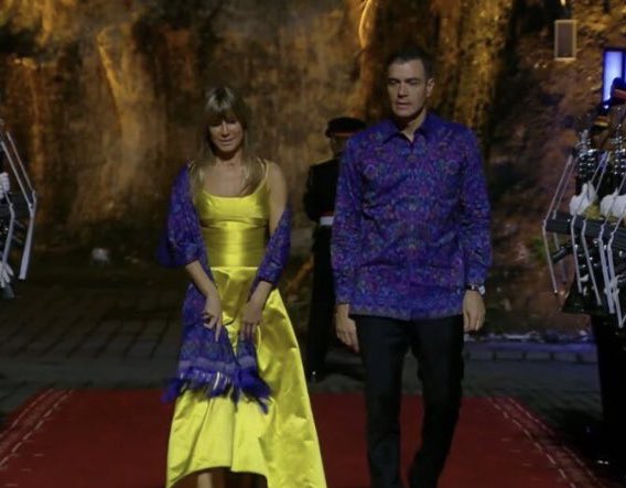 Muy a favor de apostar por firmas de moda española como Paloma Urban Fashion.