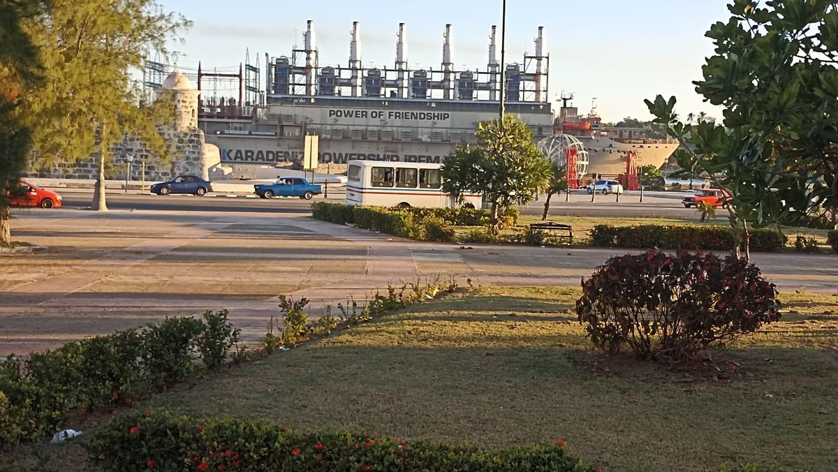 Quién dice que no saldremos de esta también…. 😎… en La Habana ya, el buque flotante de generación energética!!!