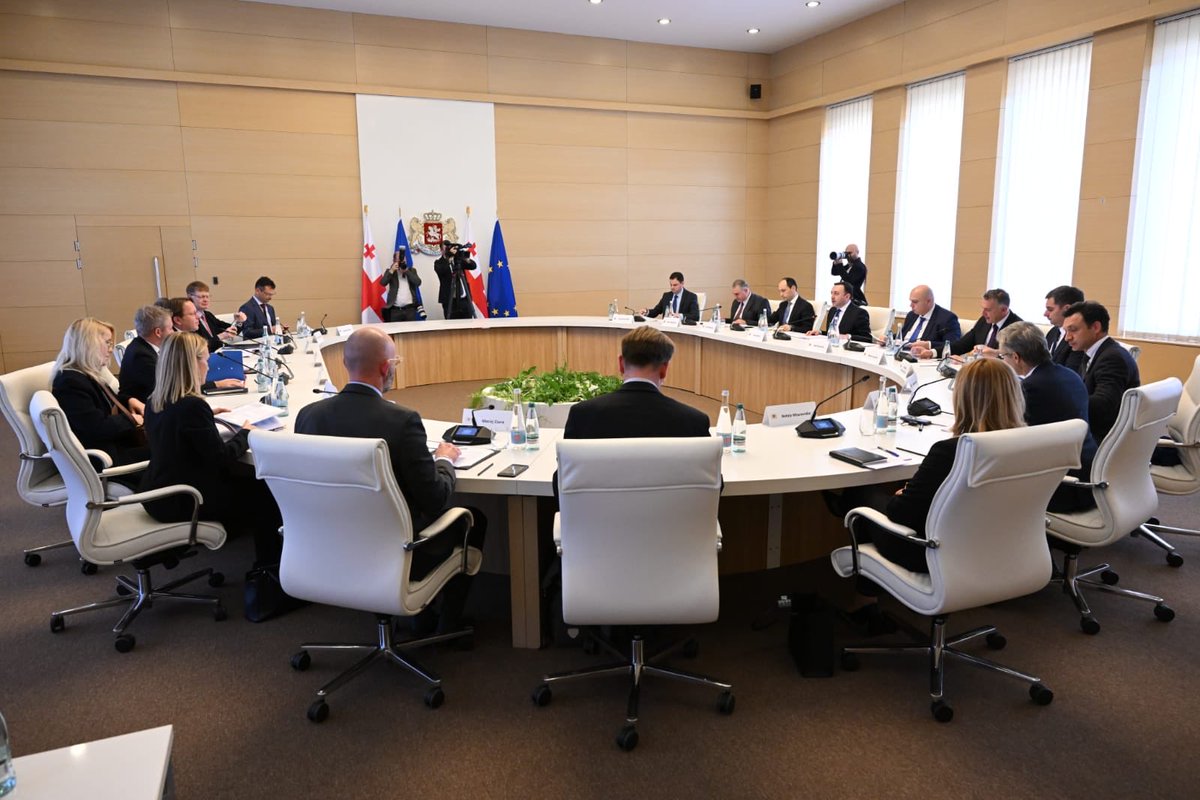 #Georgia #Tbilisi - Meeting on Economic &amp; Investment Plan w/ Representatives of Government &amp; IFIs

Our #EIP is about connectivity: energy, digital &amp; transportation. 

To date 34 000 #SMEs got support. We want to reach 80 000.
Our aim is to bring ⏩growth &amp; jobs ⏩prosperity
⁦