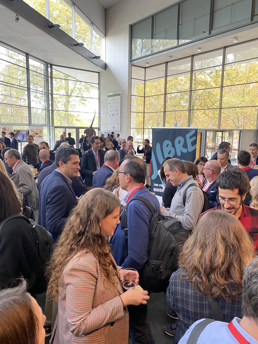 Ya en el coctel Meat Working recargando las pilas para el último tramo del V Fórum Cárnico y de la Proteína Alternativa! Una oportunidad para hacer cata de productos y charlar con asistentes y patrocinadores