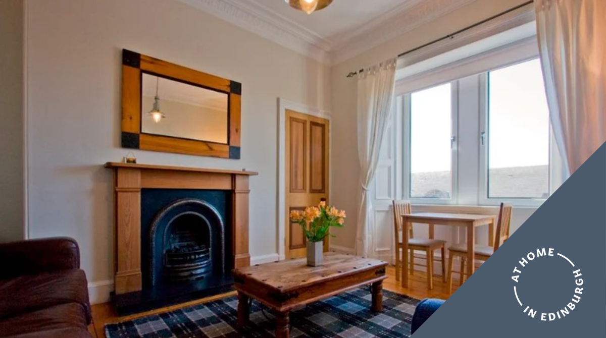 AtHomeInEdin's tweet image. We 😍 this 2-bed #Slateford property's bright spacious rooms! There's handy free parking, easy access into the city centre, &amp;amp; open views out to Craighouse. Virtual viewing: bit.ly/Slateford_Rd

Available 03/12/2022| Long term let | Furnished | 2 beds
#ToLet #EdinburghProperty