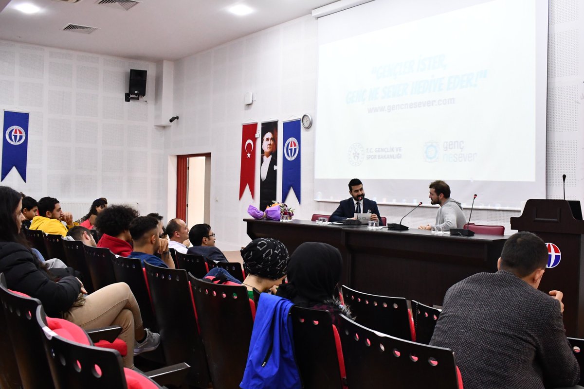 GSB_GazikentGM's tweet photo. Gençlerimizle birlikte, "Genç Ne Sever" projesi kapsamında Gaziantep Üniversitesinde Milli Basketbolcu Birkan Batuk'un söyleşi programına katılım sağladık.🤗

Kariyer planı ve spora yönelik değerli tavsiyeleri için Milli Basketbolcumuza teşekkür ederiz. 🏀 https://t.co/SYPX4joXAG