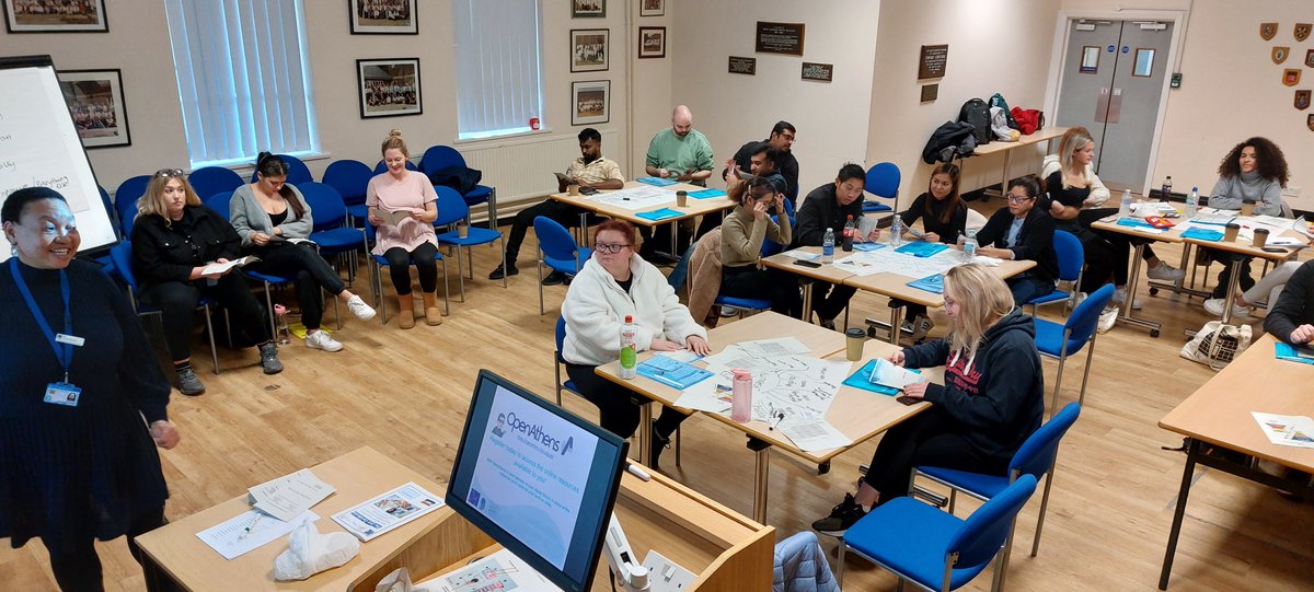 SussexKnowledge's tweet photo. Here at Dunhill Library, St Richards Hospital we had an INSANE Friday afternoon!  Library Manager Ivy presented at an Induction of 30 new HCA's and Library Assistant Danni presented at another Induction of 37 student nurses from University of Chichester! https://t.co/VVIl3B4Yon