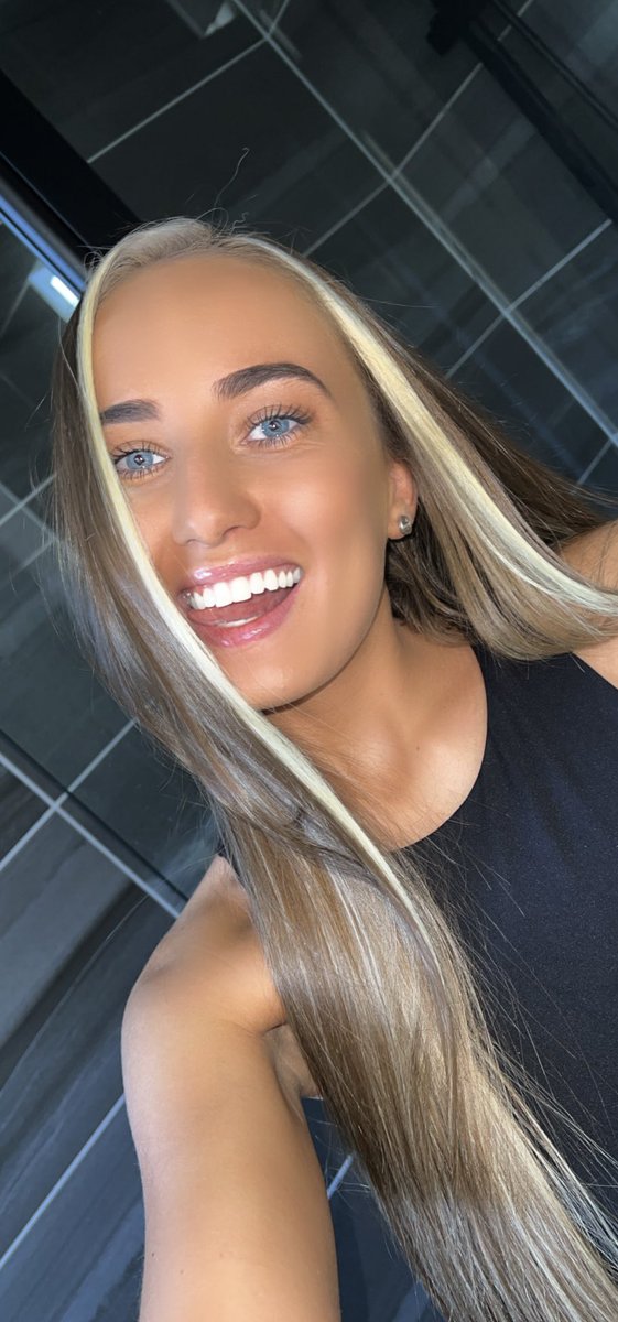 rebeccasmithX7's tweet photo. Blonde’s have more fun I heard 🤭 https://t.co/ceqWaabn4G