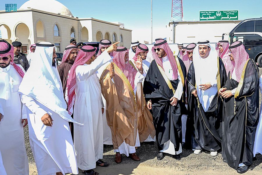 SPAregions's tweet photo. سمو محافظ الطائف يزور مركزي السيل الكبير والعطيف.
https://t.co/cbw0qf4rSG
#واس_عام https://t.co/f6E6TprEtK