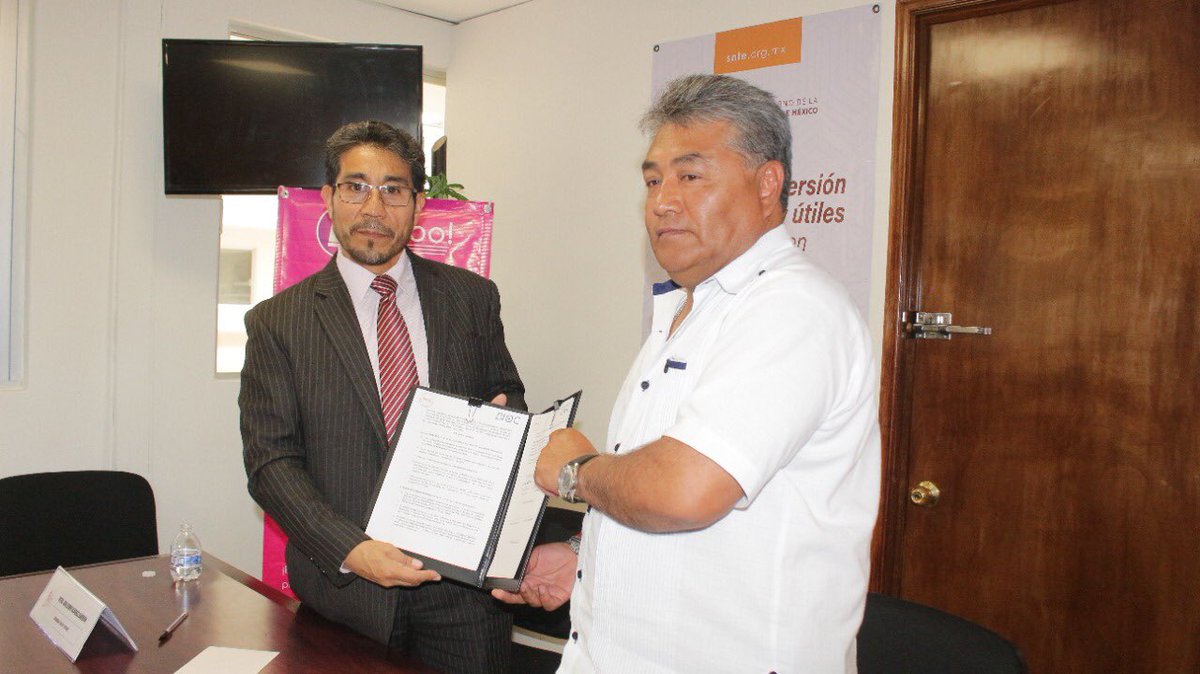 Seccion55SNTE's tweet photo. #preSNTE55
El Secretario de la Sección 55, Mtro. Jorge Guevara Lozada y Mtro. Guillermo Álvarez Carrión, Apoderado Legal, Firman de convenio con la plataforma #Bitoo #Tlaxcala, incluyen descuentos económicos en servicios a los trabajadores de la educación. https://t.co/gt5oJ2atwG