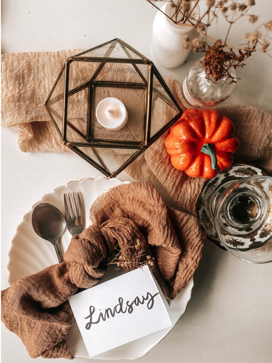 luxeova's tweet photo. Gorgeous tablescapes for autumn wedding or #Thanksgiving dinner. Shop glass candle holder at https://t.co/OysrEem9rM or pop me a message! #tabledecor #turkeyday #AutumnVibes #weddingtable #luxurywedding https://t.co/nxjxn4FPrk