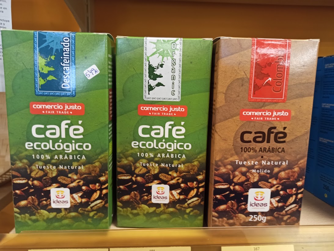 SENALLASALTRA's tweet photo. Després de dinar quin cafè prendràs? El de #ComerJust, a més de ser d'excel·lent qualitat, prohibeix el treball infantil, protegeix els drets dels treballadors, té cura del medi ambient i afavoreix la igualtat de gènere. Quin cafè prendràs? https://t.co/yuonZvSXwy