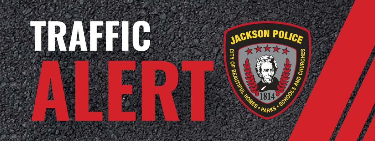 JacksonMOPD's tweet photo. We are experiencing a large amount of traffic delay on N. Farmington Rd and Oak St. with the delivery of the bridge girders to the city park. Please avoid this area at this time. https://t.co/ZbpSyKXRg4