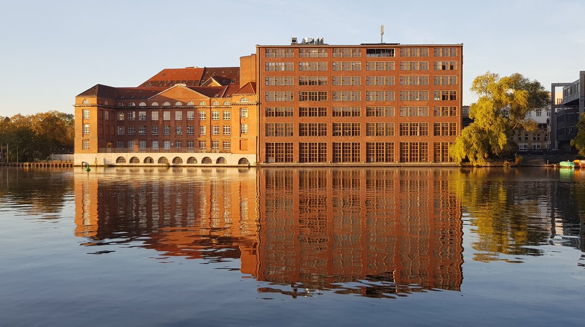 Berlin Hyp AG (@berlin_hyp) on Twitter photo Wir finanzieren gemeinsam mit der @dzhyp und der <a href="/PR_ibb/">Investitionsbank Berlin</a> für die GSG Berlin ein Berliner Gewerbeportfolio mit 515 Mio. Euro. Weitere Informationen zu dieser Finanzierung gibt es hier: bit.ly/3UBDddP #onegoal #realestatefinance #immobilienfinanzierung Wir finanzieren gemeinsam mit der @dzhyp und der <a href="/PR_ibb/">Investitionsbank Berlin</a> für die GSG Berlin ein Berliner Gewerbeportfolio mit 515 Mio. Euro. Weitere Informationen zu dieser Finanzierung gibt es hier: bit.ly/3UBDddP #onegoal #realestatefinance #immobilienfinanzierung