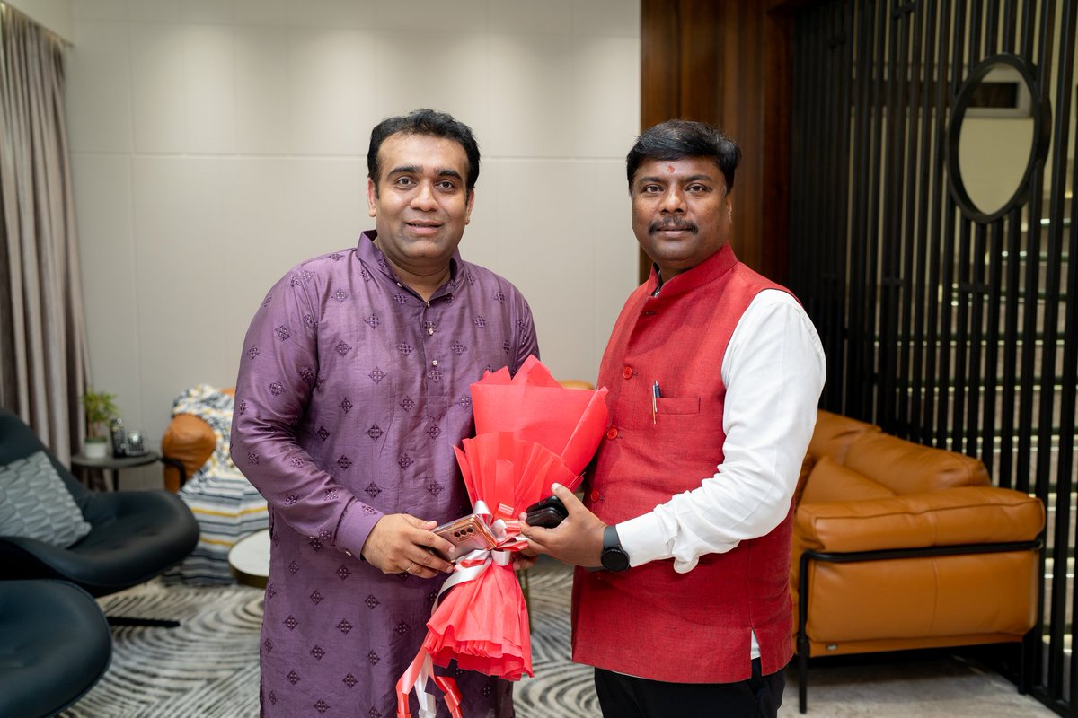 sankhala_darsh's tweet image. @KedarKashyapBJP Thanks alot bhaiyaa..
#grihpravesh #kedarkashyap #darshansankhala