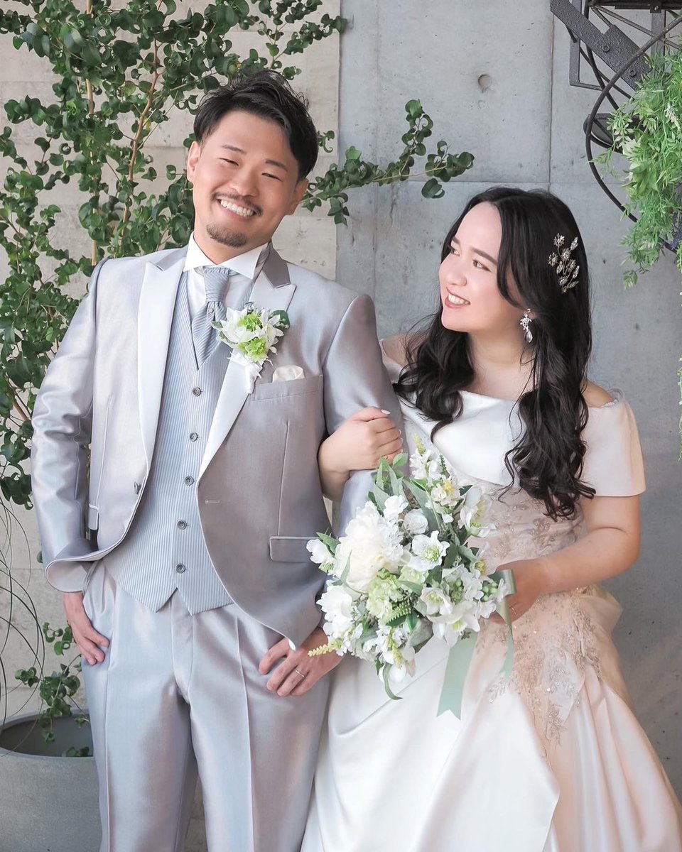 〈ご報告〉一昨年に婚約し、今年の8月に夫婦になり、先週末に親族のみでウェディングパーティーを行いました。来年の3月には赤ちゃんを出産します🤰🏻🤍 大使館でのお仕事も、結婚出産を機に先月退職しましたが、フィリピン愛は今後も変わりませんので、引き続き仲良くしていただけると嬉しいです！