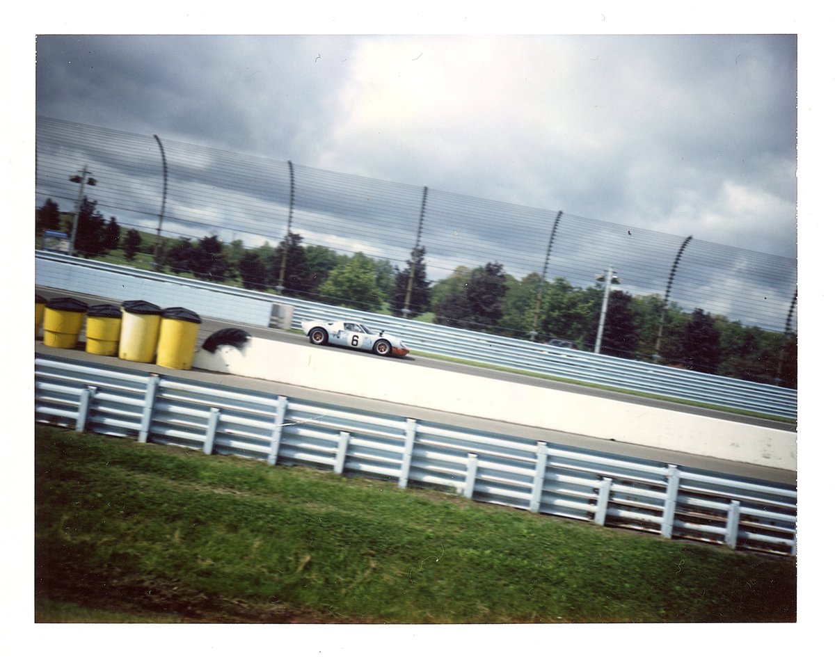 sad.machines tweet media